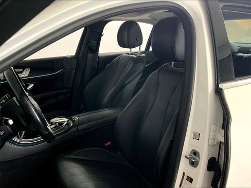Used 2019 Mercedes-Benz E 300 4MATIC image 9