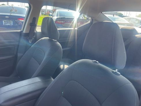 Used 2024 Nissan Altima 2.5 SV image 12