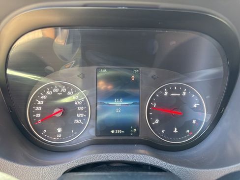 Used 2025 Mercedes-Benz Sprinter 2500 image 18