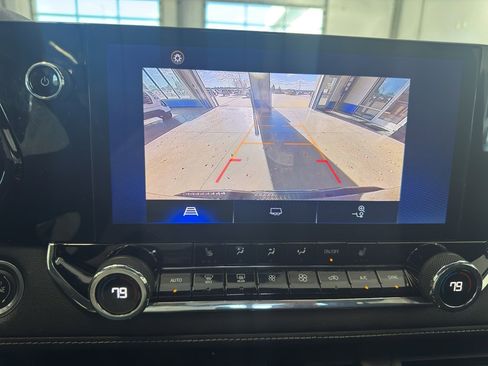 Used 2023 Chevrolet Colorado LT w/ LT Convenience Package III image 18