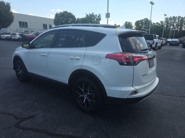 Used 2018 Toyota RAV4 SE w/ Advanced Technology Package FWD image 5
