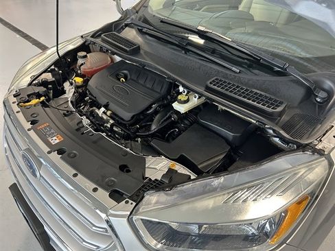 Used 2018 Ford Escape SE image 41