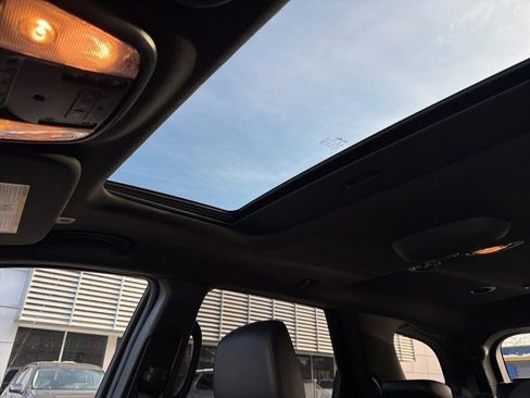 Used 2022 Dodge Durango R/T w/ Blacktop Package image 11