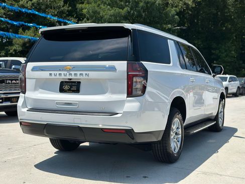 Used 2021 Chevrolet Suburban LT RWD image 7