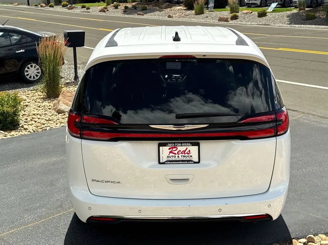 Used 2024 Chrysler Pacifica Touring-L FWD image 48