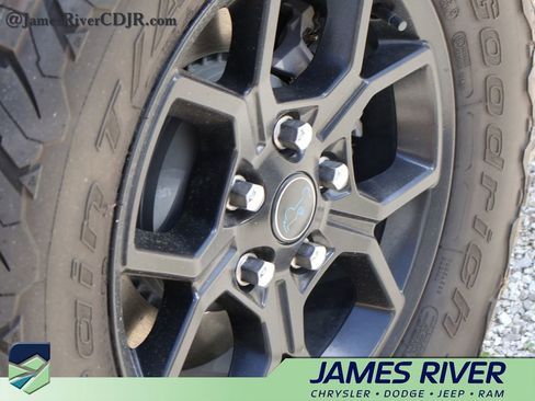 Used 2024 Jeep Wrangler Unlimited AWD/4WD image 20