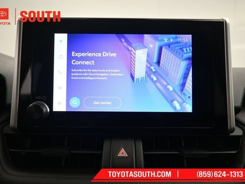 Used 2025 Toyota RAV4 XLE AWD/4WD image 13