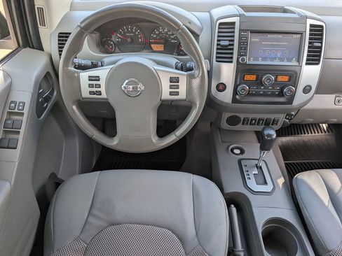 Certified 2020 Nissan Frontier SV w/ Midnight Edition Floor Mats RWD image 10