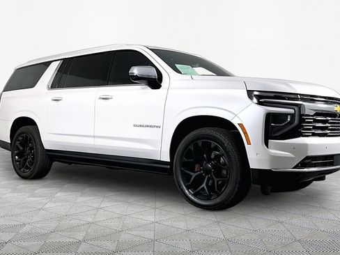 Certified 2025 Chevrolet Suburban Premier AWD/4WD image 2