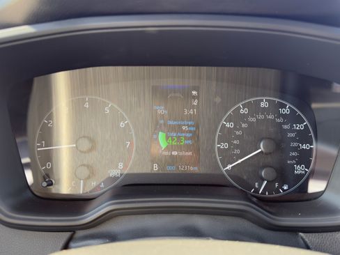 Used 2024 Toyota Corolla LE image 20