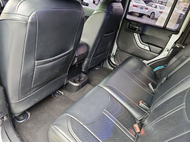 Used 2014 Jeep Wrangler Unlimited Sahara w/ Connectivity Group AWD/4WD image 11