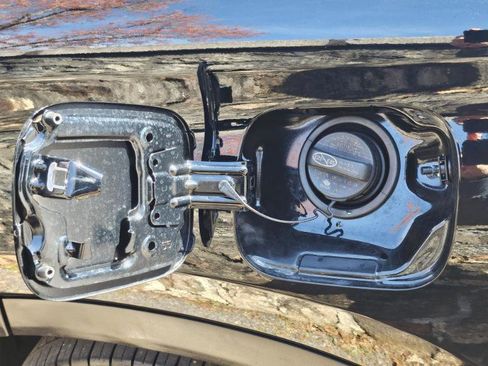 Used 2024 Toyota Highlander XSE image 32