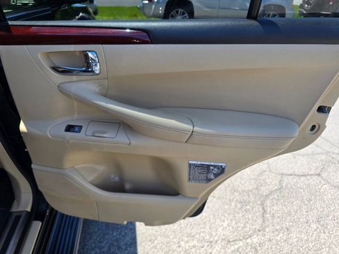 Used 2011 Lexus LX 570 4WD image 34