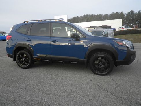 Used 2022 Subaru Forester Wilderness w/ Wilderness Package image 8
