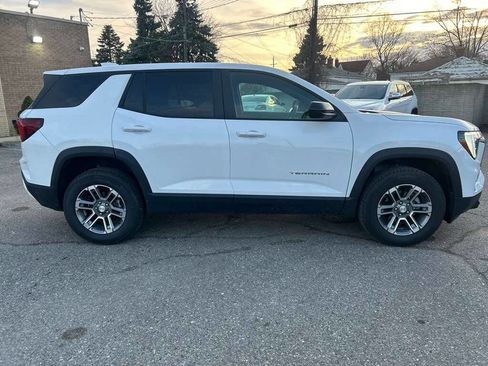 Used 2026 GMC Terrain Elevation image 4