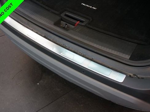 Used 2023 Nissan Rogue SV image 42