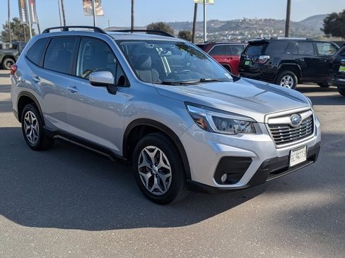 Used 2021 Subaru Forester Premium image 3