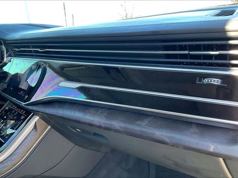 Used 2020 Audi Q8 Prestige w/ Prestige Package image 15