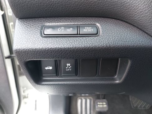 Used 2016 Nissan Altima 2.5 SR FWD image 25
