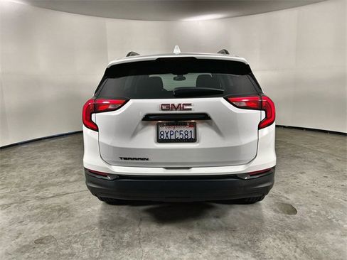 Used 2021 GMC Terrain SLE w/ Elevation Edition image 7