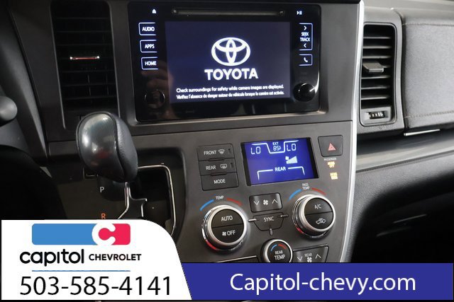 Used 2016 Toyota Sienna SE FWD image 20
