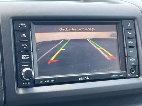 Used 2012 Volkswagen Routan SEL FWD image 15