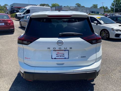 Used 2025 Nissan Rogue S AWD/4WD image 11