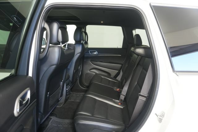 Used 2020 Jeep Grand Cherokee Limited AWD/4WD image 25