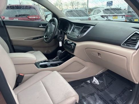 Used 2016 Hyundai Tucson SE w/ Option Group 02 image 11