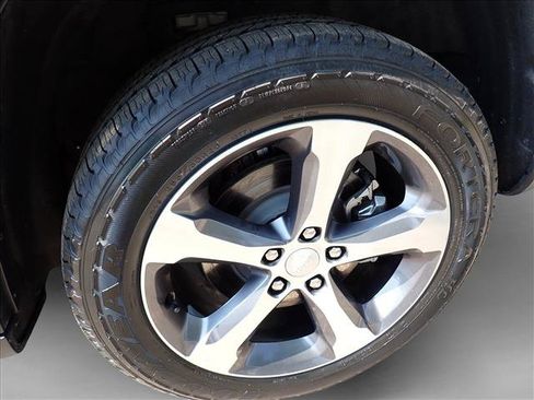 Used 2023 Jeep Grand Cherokee 4WD 4xe w/ Luxury Tech Group II image 7