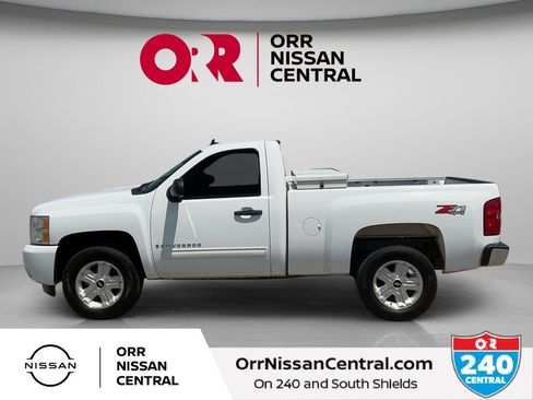Used 2009 Chevrolet Silverado 1500 LT AWD/4WD image 8