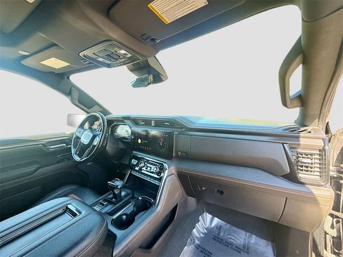 Used 2022 GMC Sierra 1500 AT4 w/ AT4 Premium Package image 31