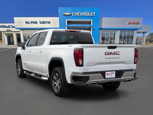 Used 2026 GMC Sierra 1500 SLE w/ X31 Off-Road Package AWD/4WD image 12