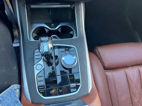 Used 2022 BMW X7 xDrive40i w/ Premium Package image 19