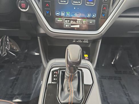 Certified 2025 Subaru Crosstrek 2.5i Limited w/ Crosstrek Mirror Package image 11