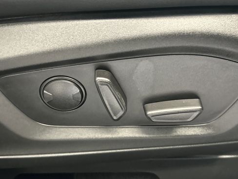 Certified 2022 Ford Explorer XLT w/ Equipment Group 202A image 25