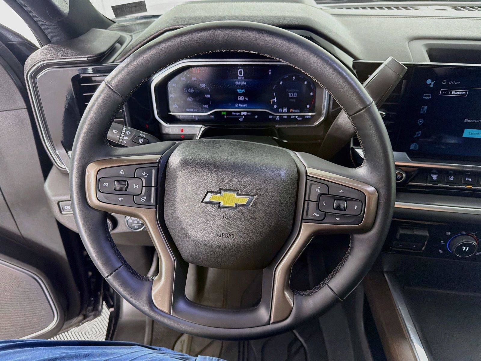 Used 2024 Chevrolet Silverado 3500 High Country w/ High Country Premium Package AWD/4WD image 3
