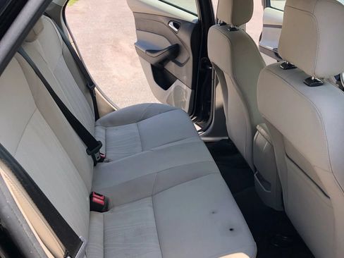 Used 2018 Ford Focus SE FWD image 14