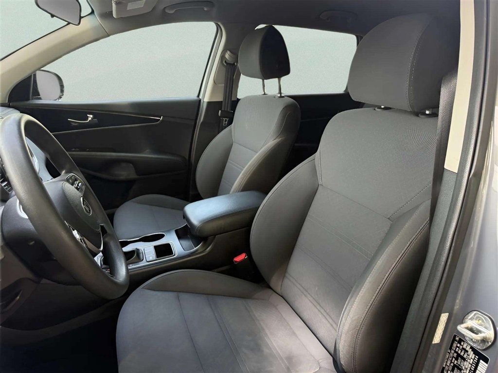 Used 2020 Kia Sorento L FWD image 10