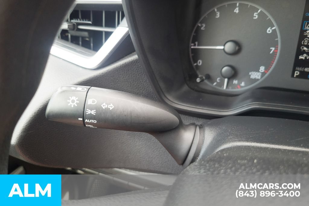 Used 2024 Toyota Corolla LE FWD image 32