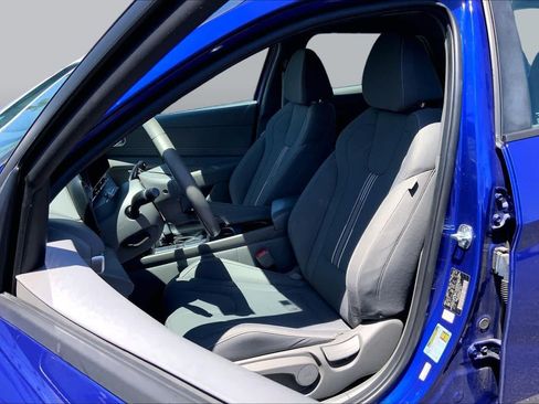 Used 2023 Hyundai Elantra SEL w/ Convenience Package FWD image 7
