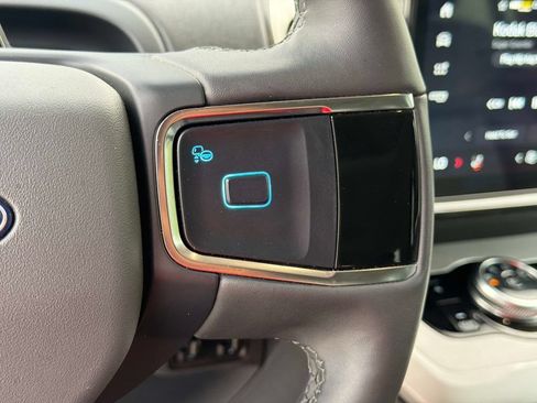 Used 2025 Ford Expedition Active AWD/4WD image 30