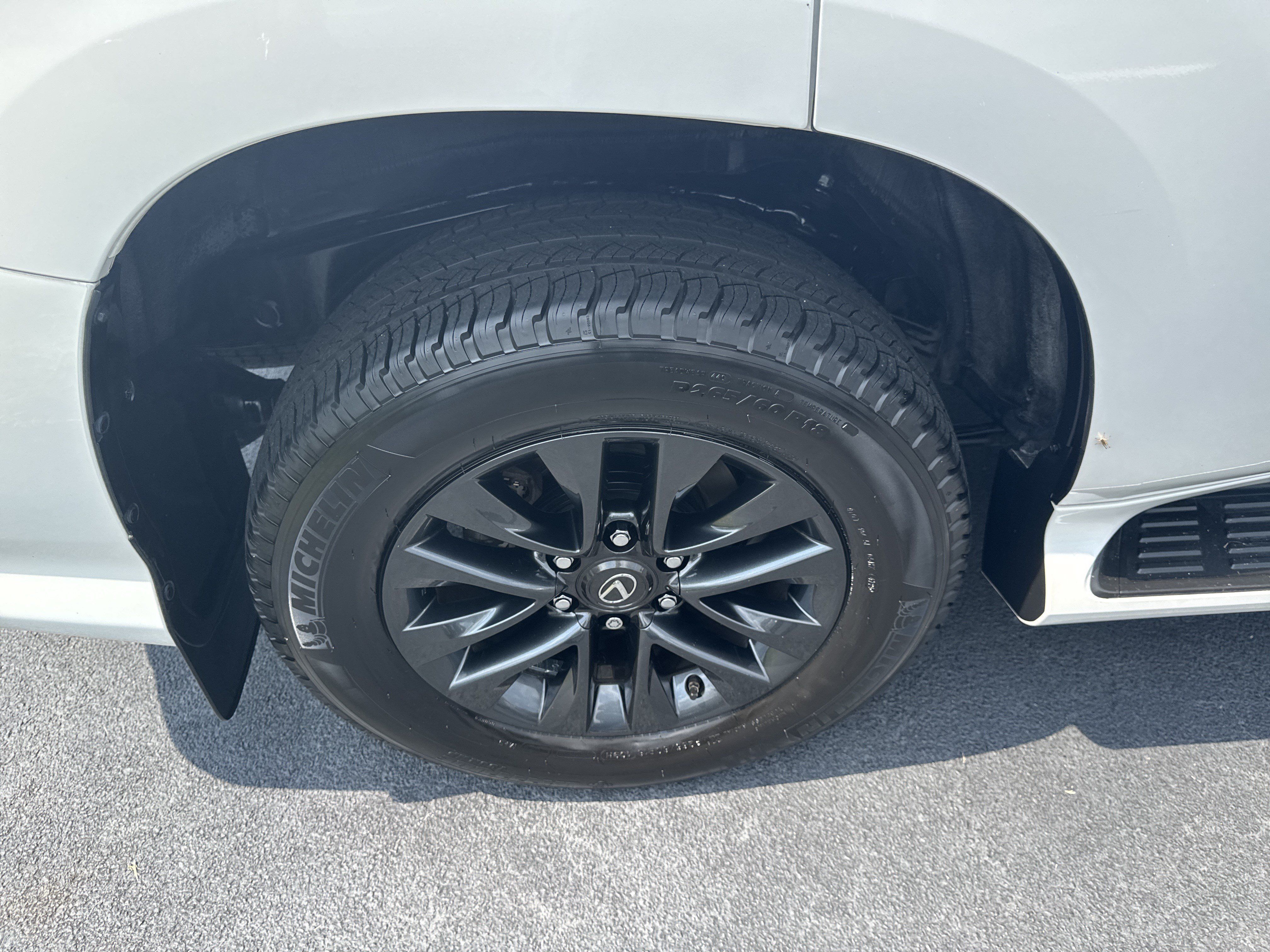 Used 2021 Lexus GX 460 Premium w/ Premium Package AWD/4WD image 11
