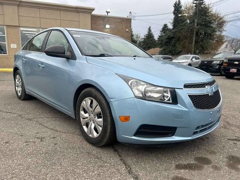 Used 2012 Chevrolet Cruze LS image 3
