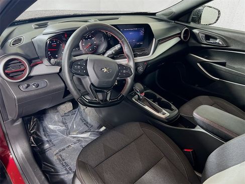 Used 2024 Chevrolet Trax RS w/ Driver Confidence Package image 10