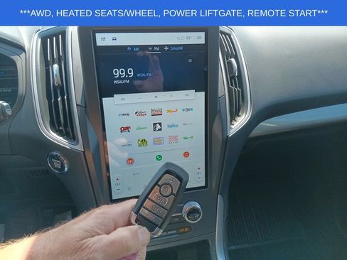 Used 2024 Ford Edge SEL w/ Convenience Package AWD/4WD image 3
