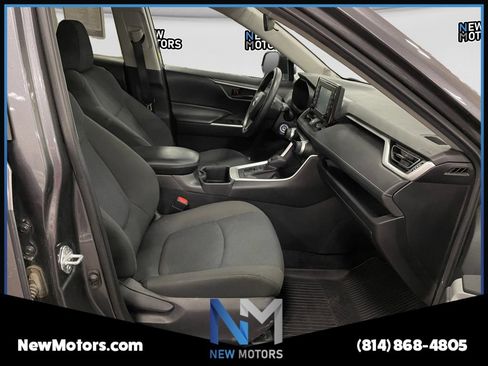 Used 2022 Toyota RAV4 LE AWD/4WD image 15