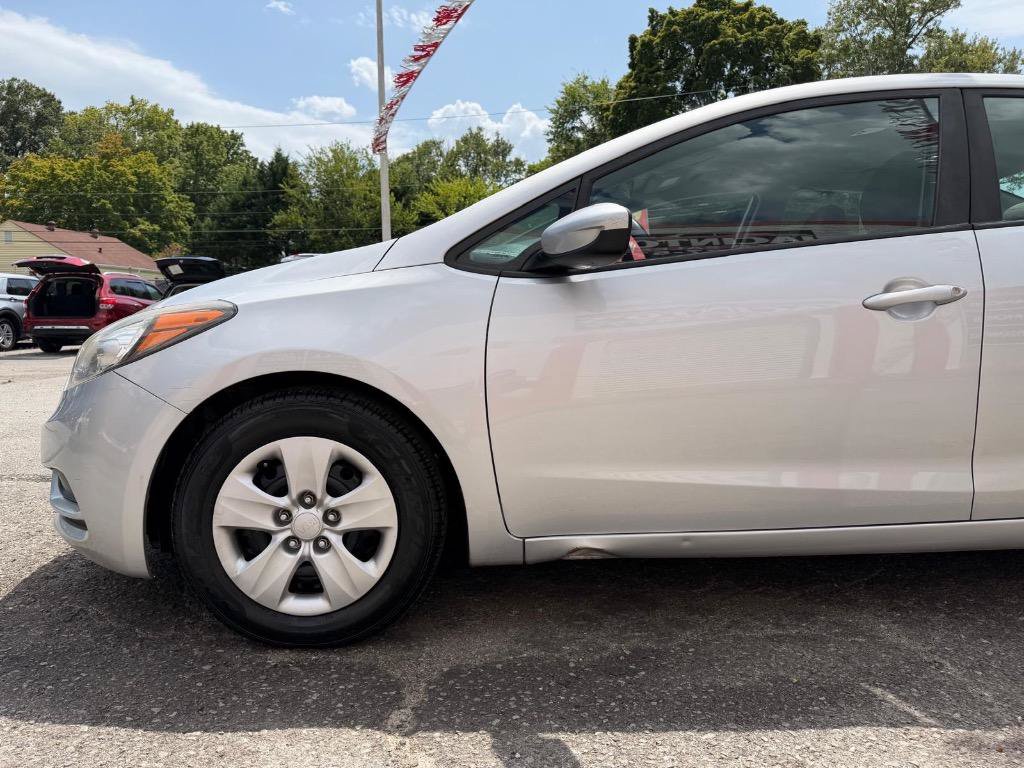 Used 2016 Kia Forte LX FWD image 12
