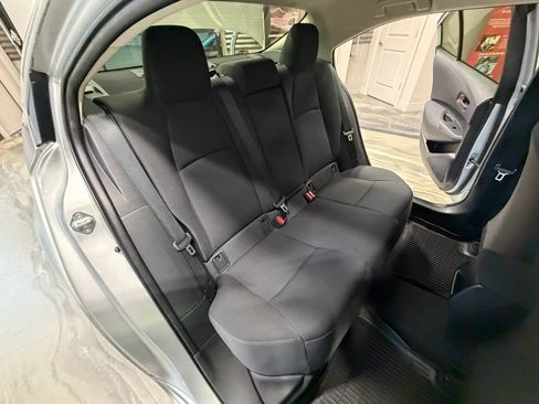 Used 2022 Toyota Corolla LE FWD image 5