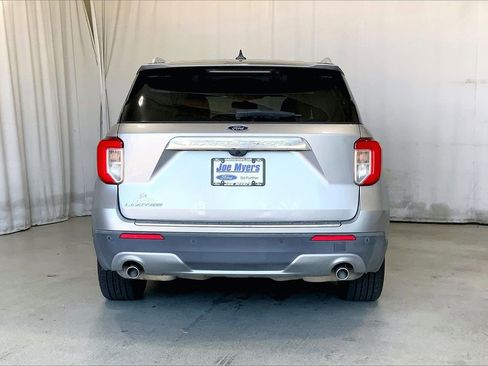 Used 2021 Ford Explorer Limited w/ Equipment Group 301A RWD image 4